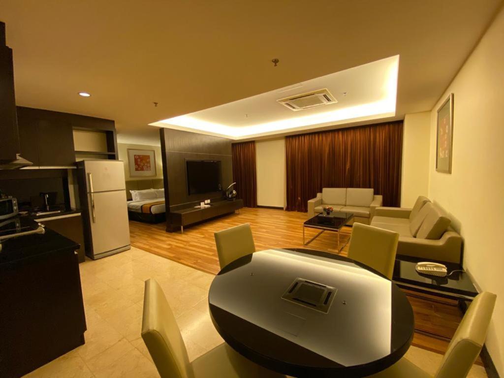 Grand Paragon Hotel Джохор Бахру Екстериор снимка