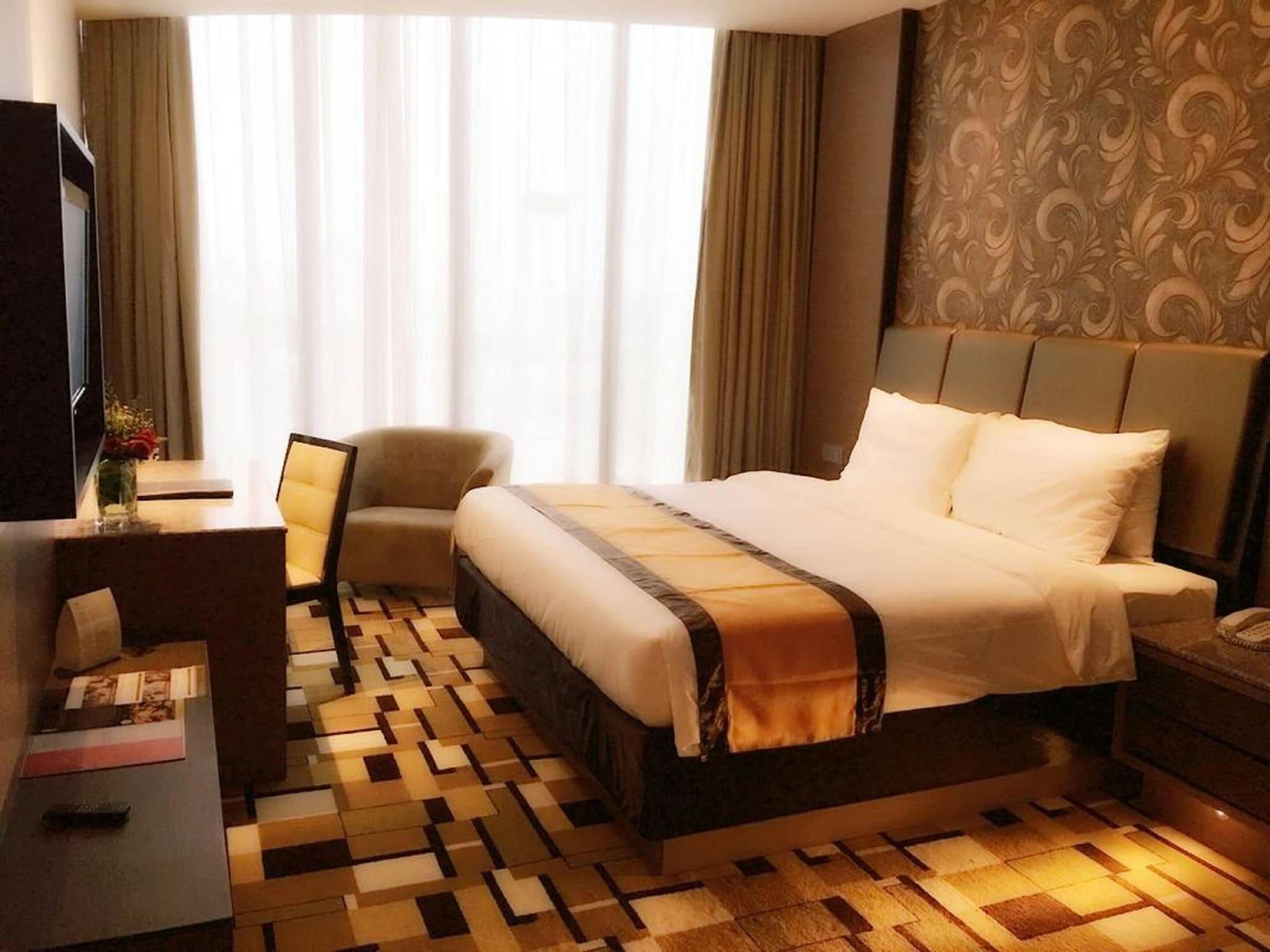 Grand Paragon Hotel Джохор Бахру Екстериор снимка