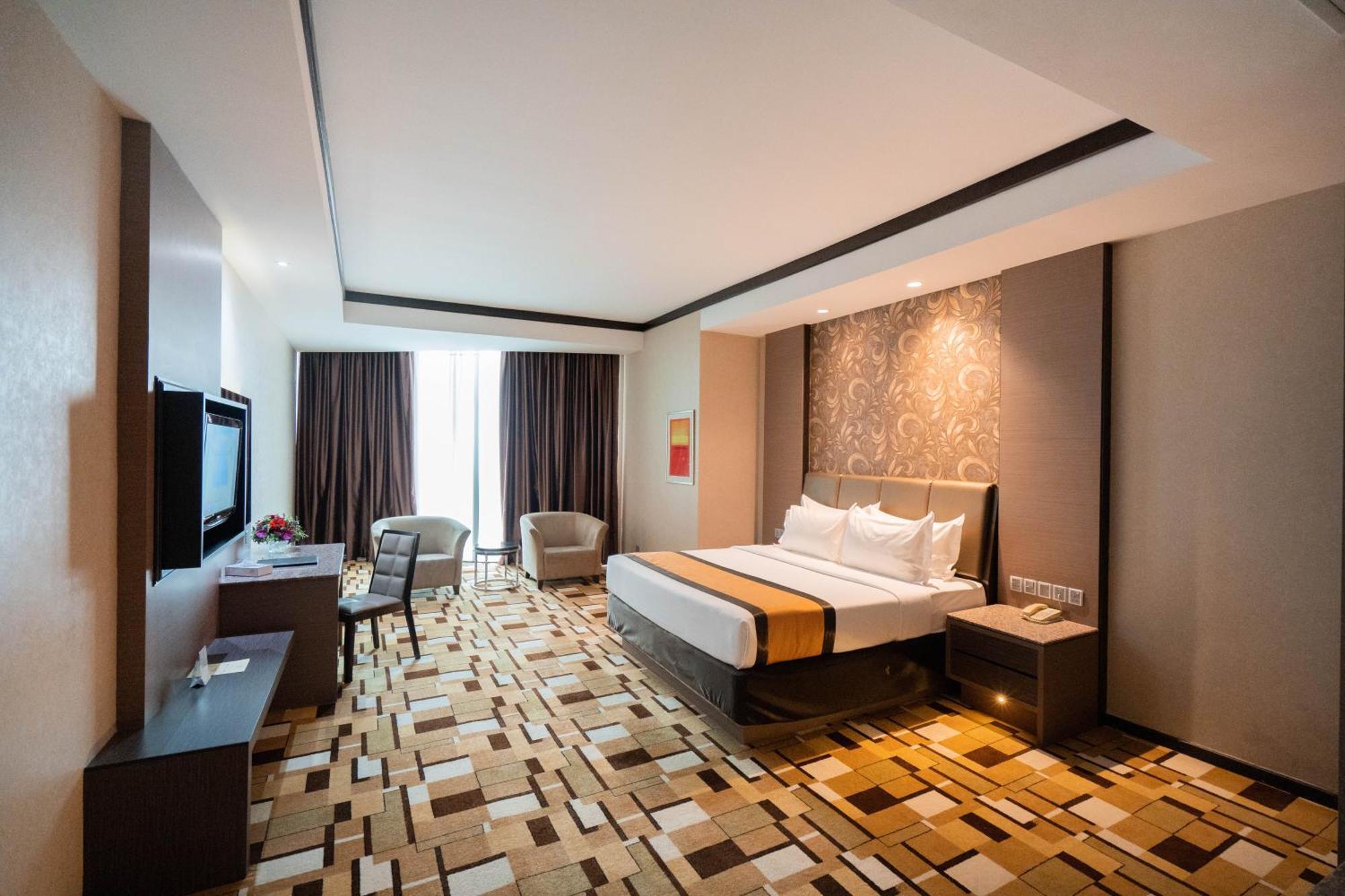 Grand Paragon Hotel Джохор Бахру Екстериор снимка